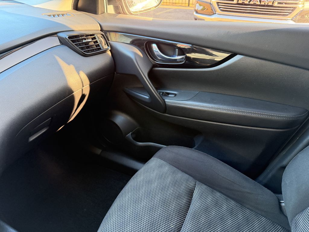 2021 Nissan Rogue Image 14
