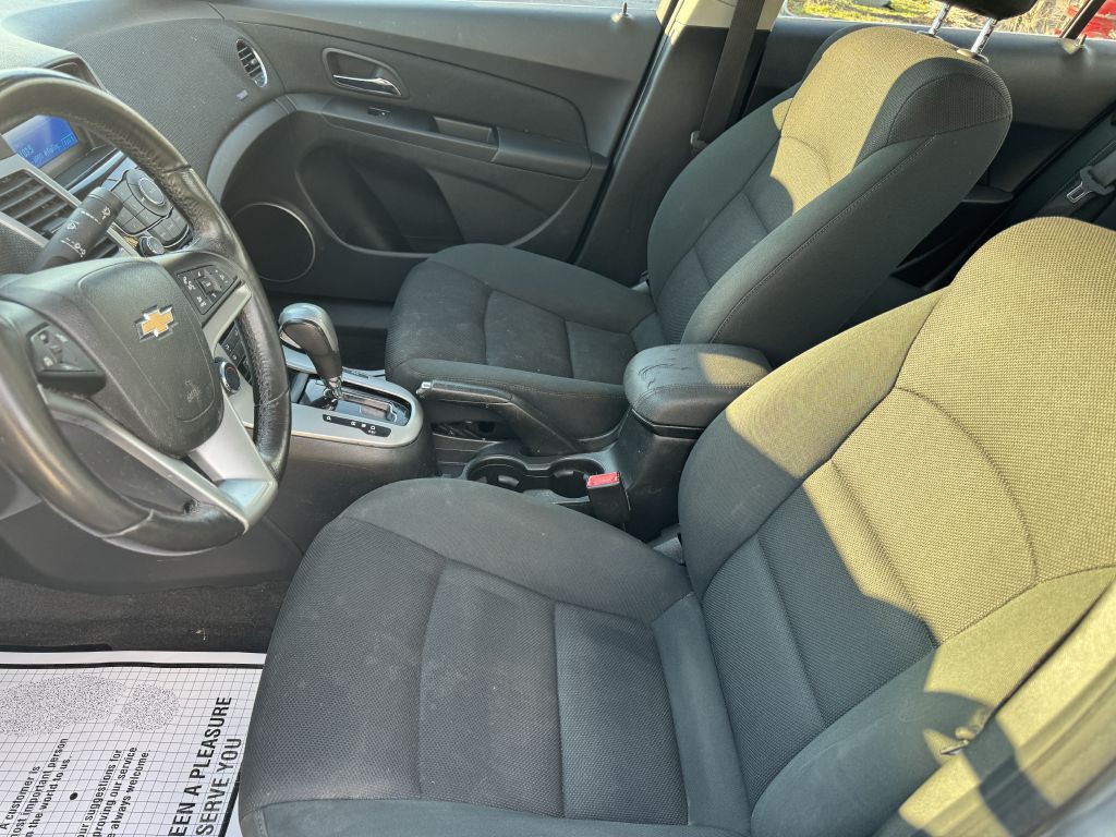 2012 Chevrolet Cruze Image 11