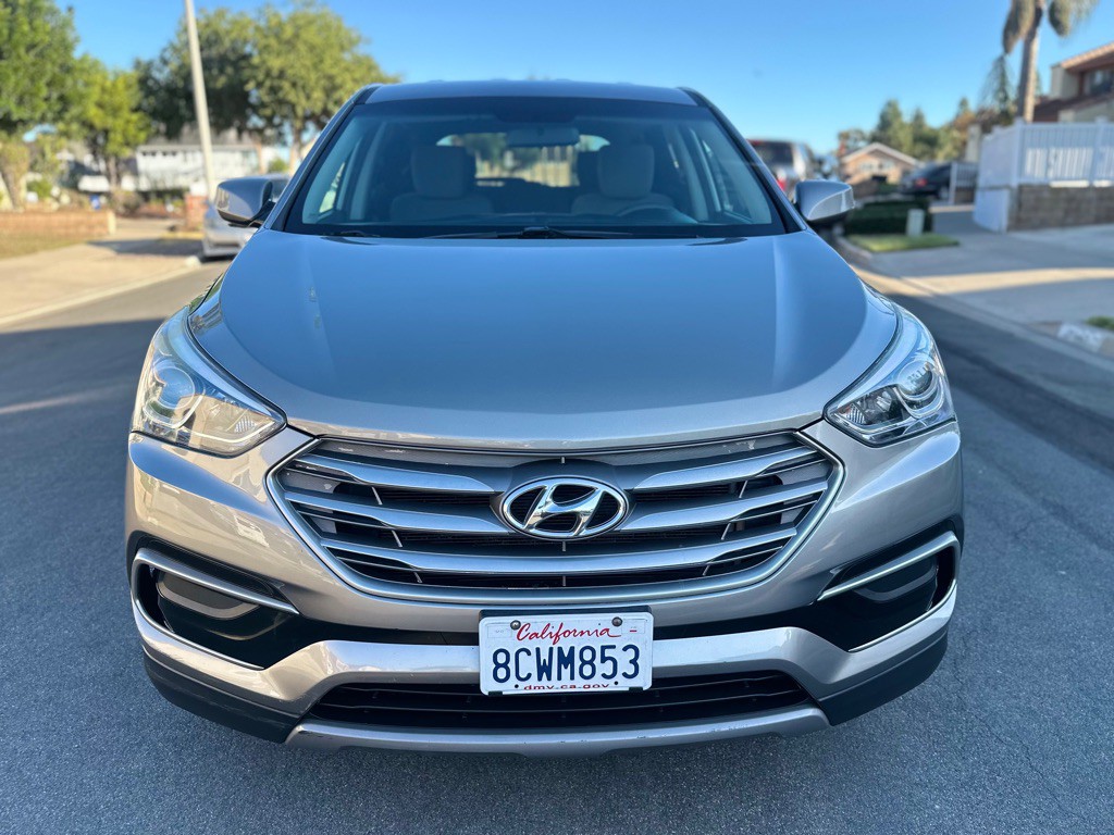 2017 Hyundai Santa Fe Sport Image 2