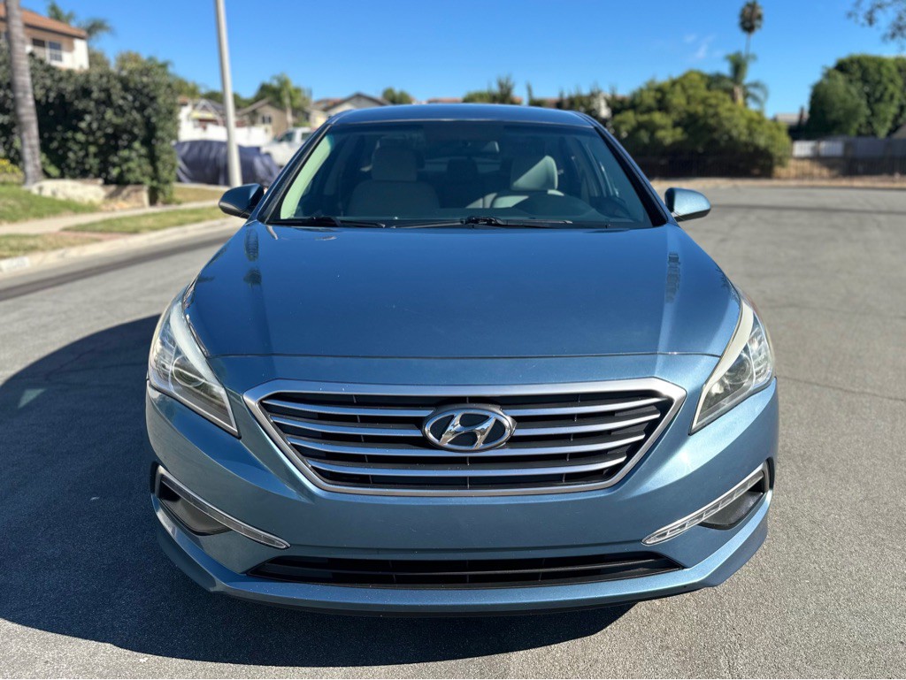 2015 Hyundai Sonata Image 2