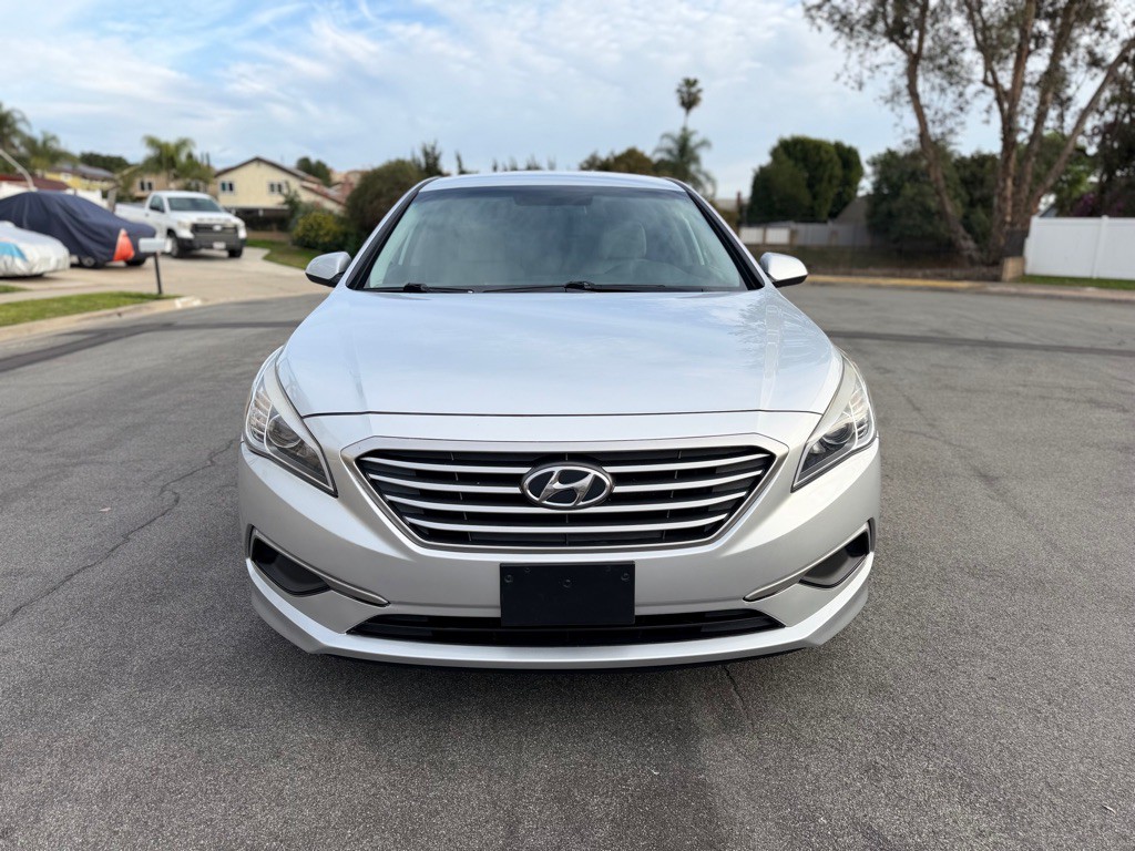 2017 Hyundai Sonata Image 2