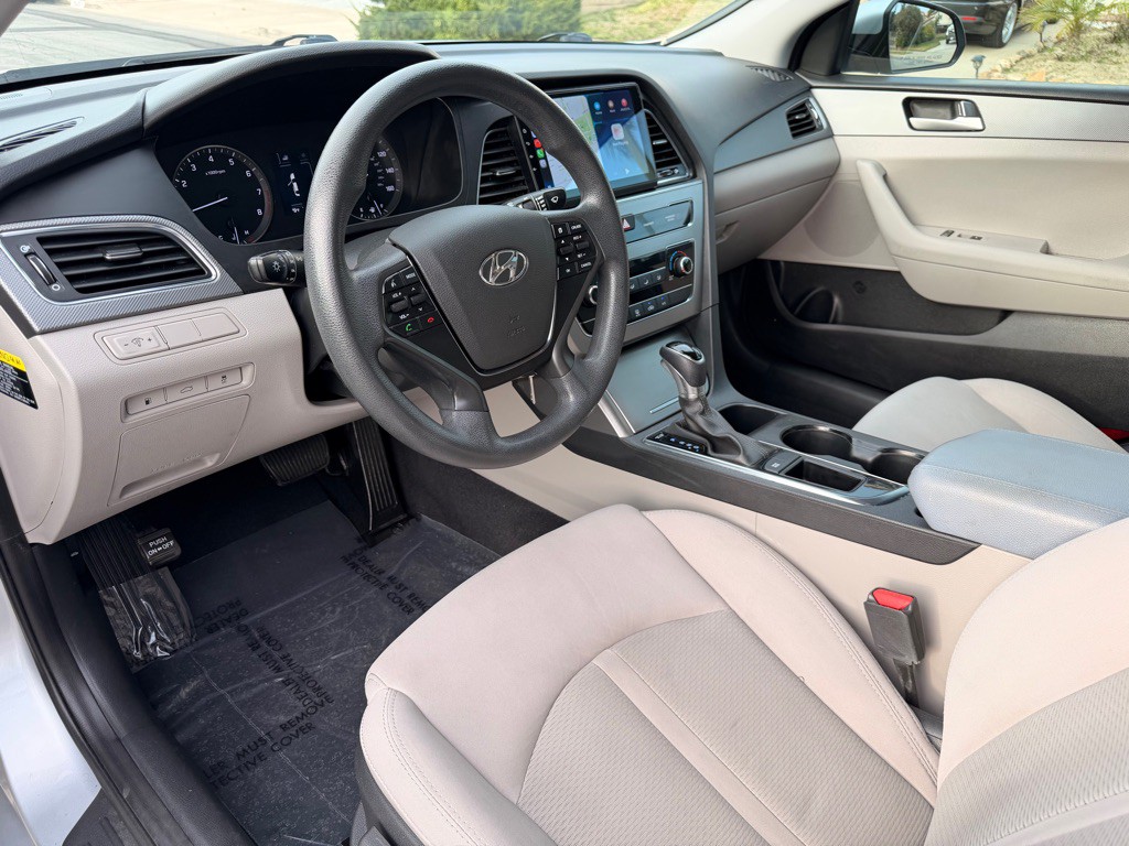 2017 Hyundai Sonata Image 5