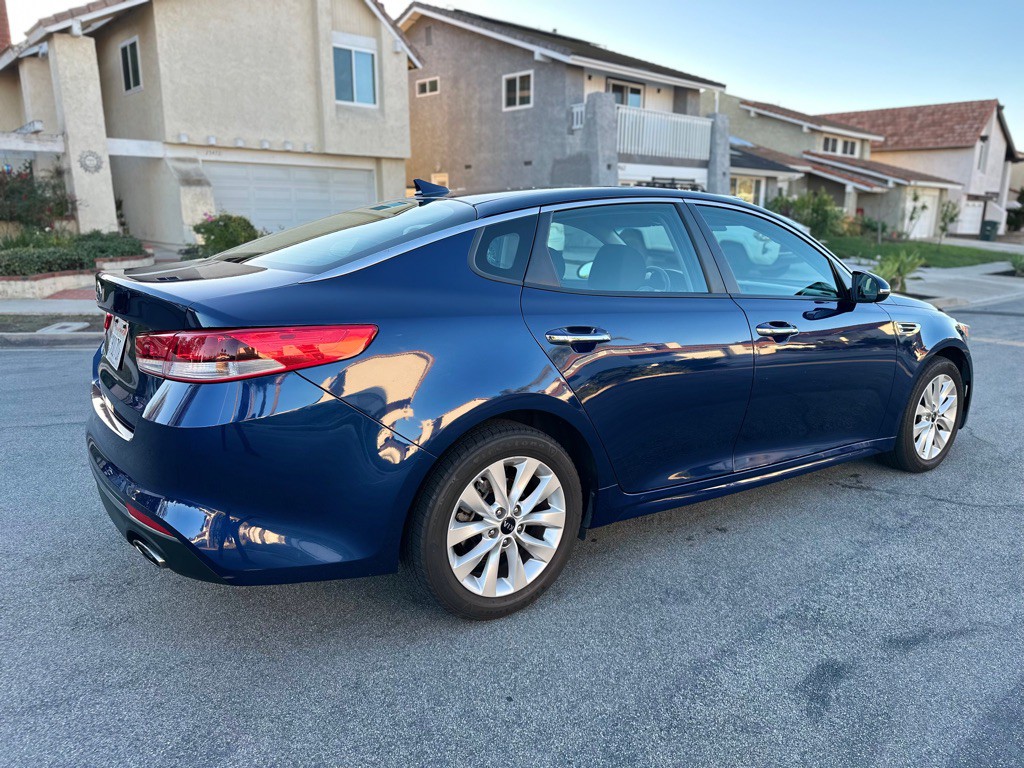 2017 Kia Optima Image 4
