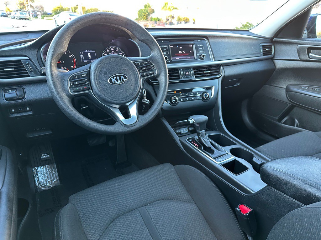 2017 Kia Optima Image 8