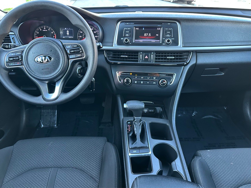 2017 Kia Optima Image 9