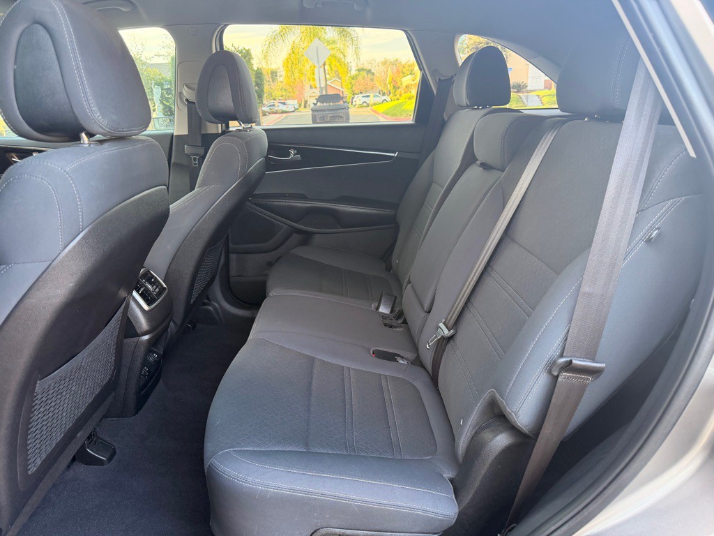2016 Kia Sorento Image 9