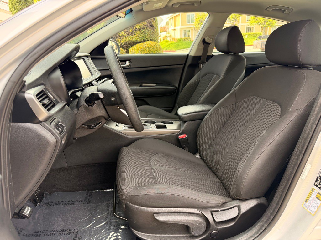 2020 Kia Optima Image 10