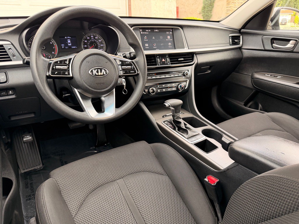 2020 Kia Optima Image 11