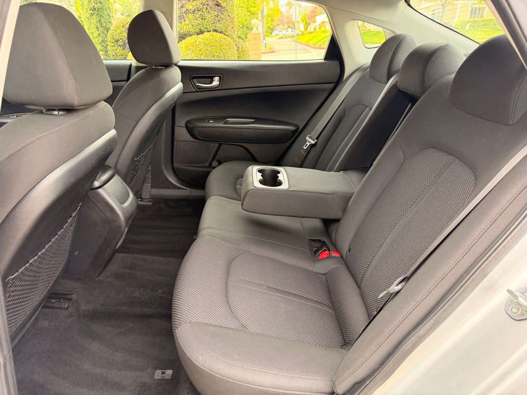 2020 Kia Optima Image 12