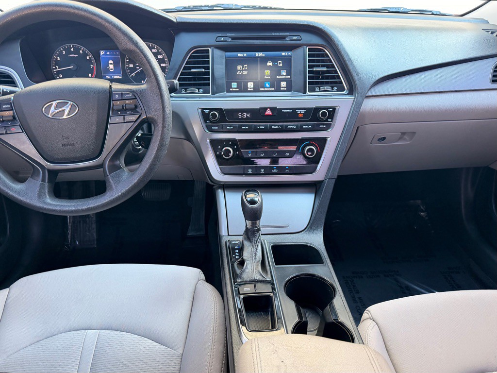 2016 Hyundai Sonata Image 9