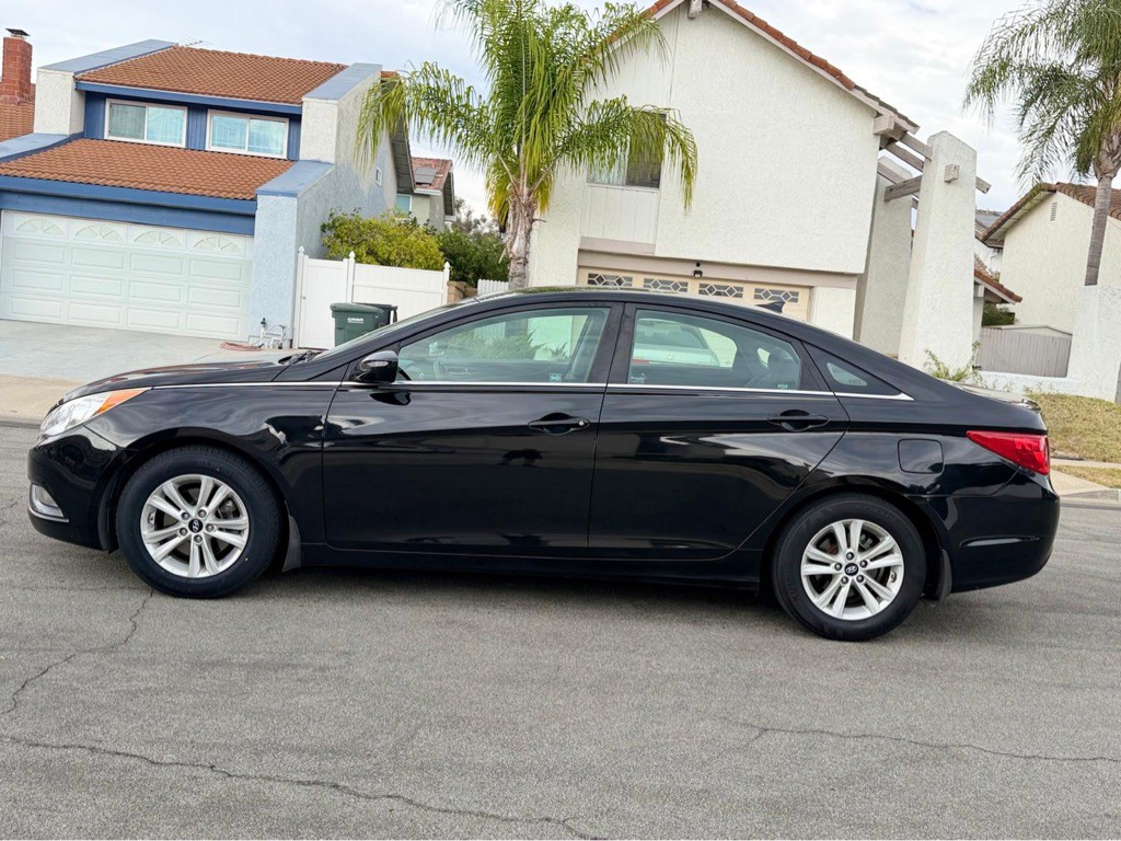 2013 Hyundai Sonata Image 3