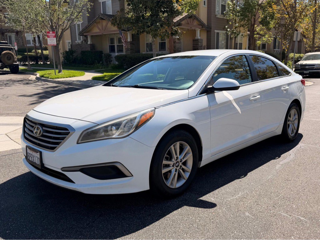 2017 Hyundai Sonata Image 2