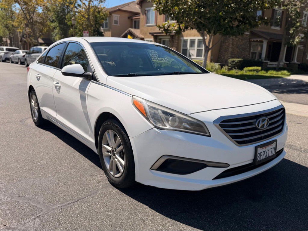 2017 Hyundai Sonata Image 3
