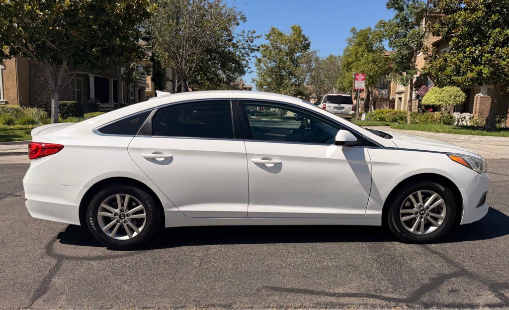 2017 Hyundai Sonata Image 4