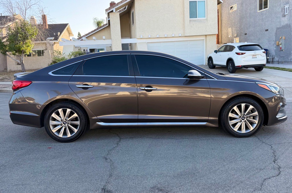2015 Hyundai Sonata Image 2