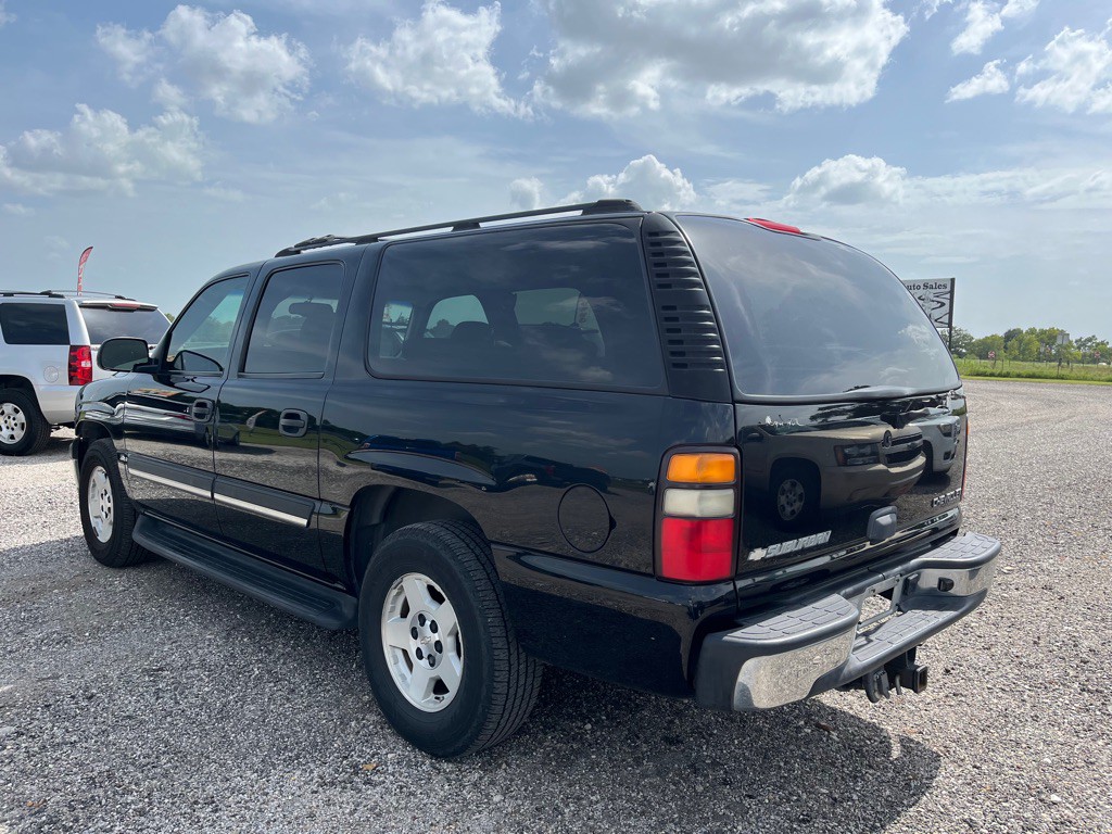 2004 Chevrolet Suburban Image 4