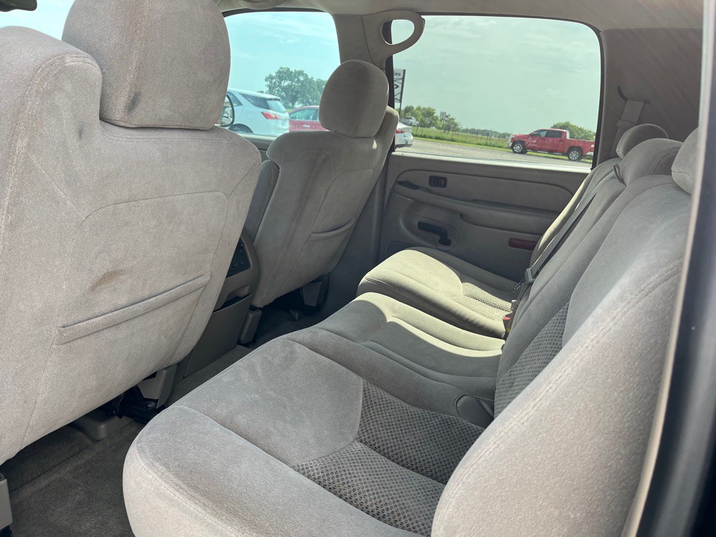 2004 Chevrolet Suburban Image 6