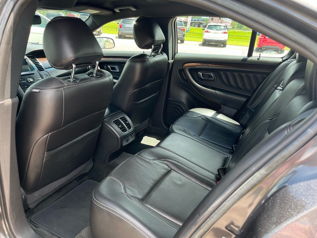 2016 Ford Taurus Image 7