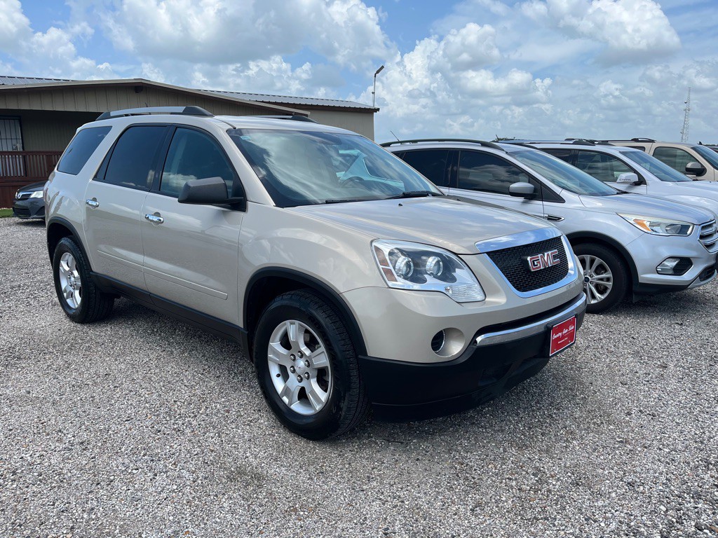 2011 GMC Acadia Image 2