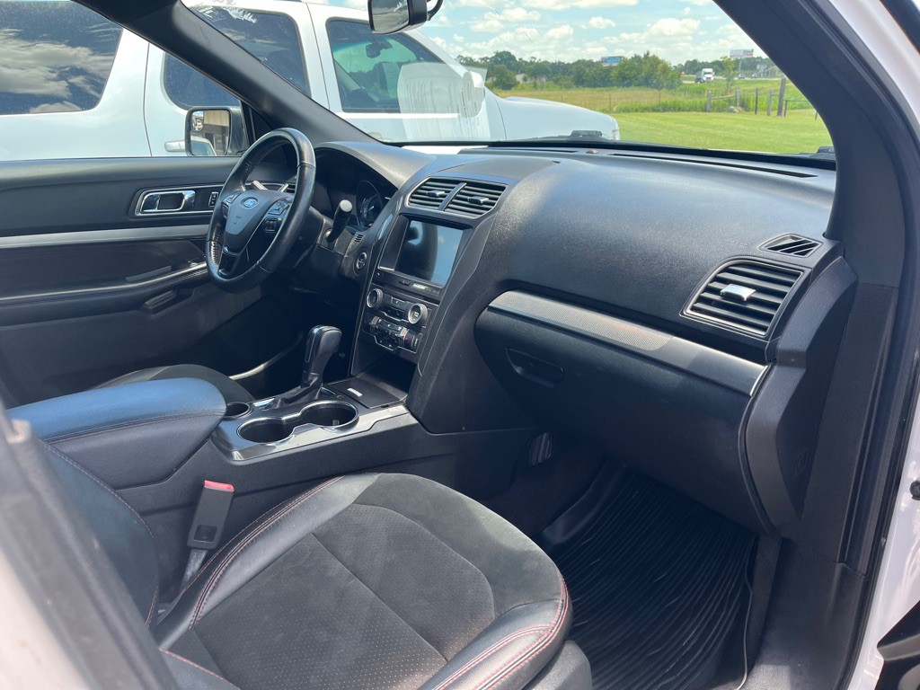 2018 Ford Explorer Image 10