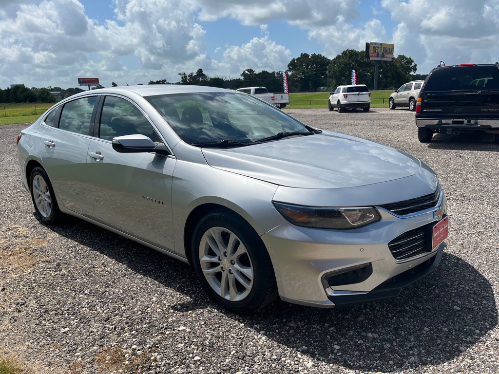 2018 Chevrolet Malibu Image 2