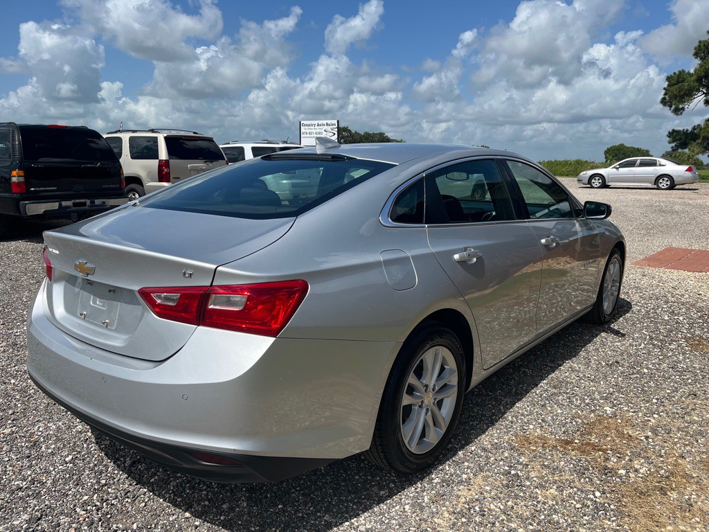 2018 Chevrolet Malibu Image 3