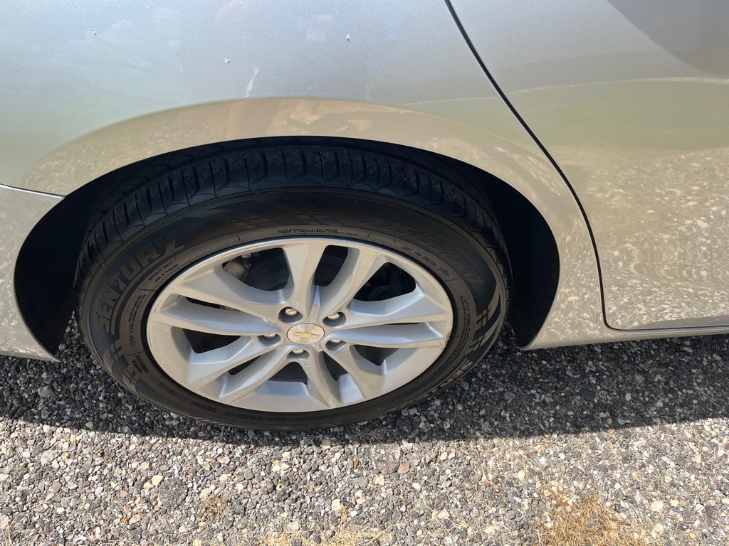 2018 Chevrolet Malibu Image 9