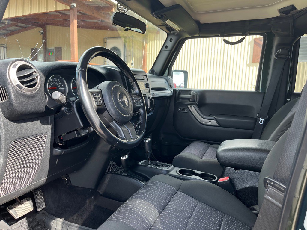 2011 Jeep Wrangler Unlimited Image 5