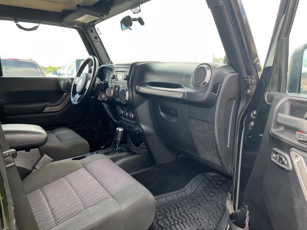 2011 Jeep Wrangler Unlimited Image 6