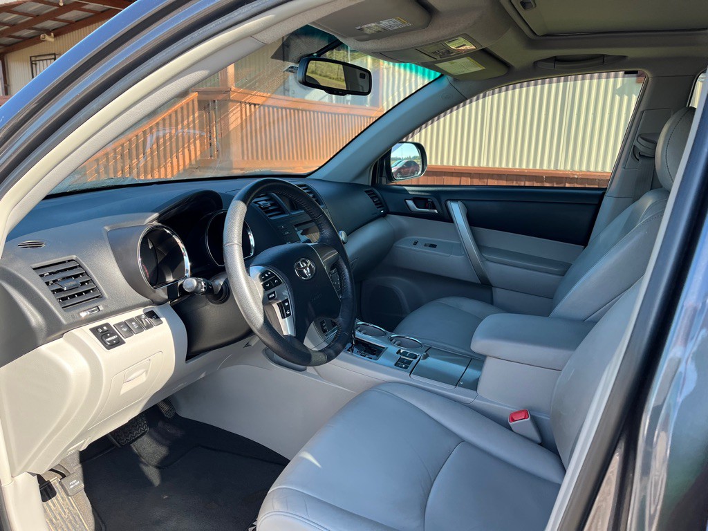 2012 Toyota Highlander Image 5