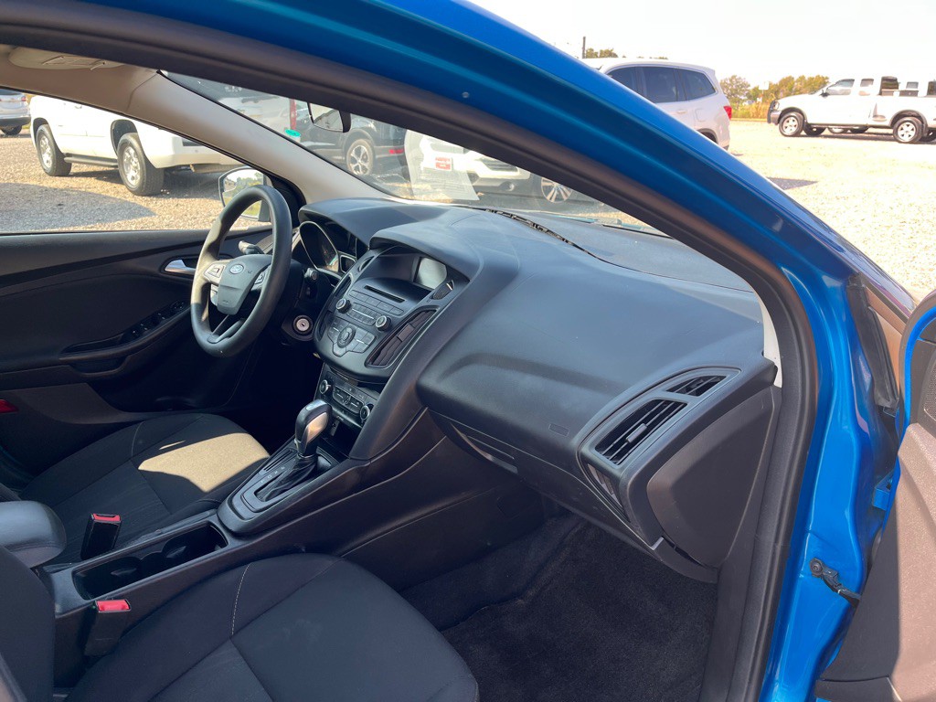 2015 Ford Focus Image 8