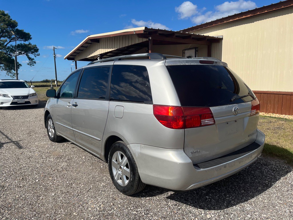2005 Toyota Sienna Image 4