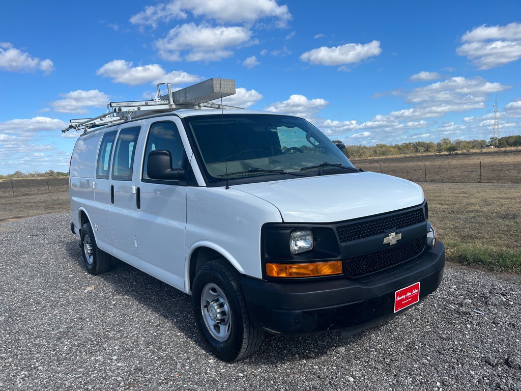 2016 Chevrolet Express Image 2