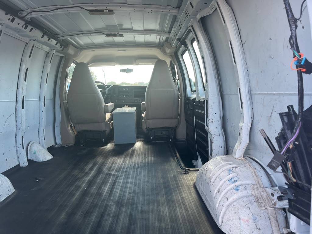 2016 Chevrolet Express Image 8