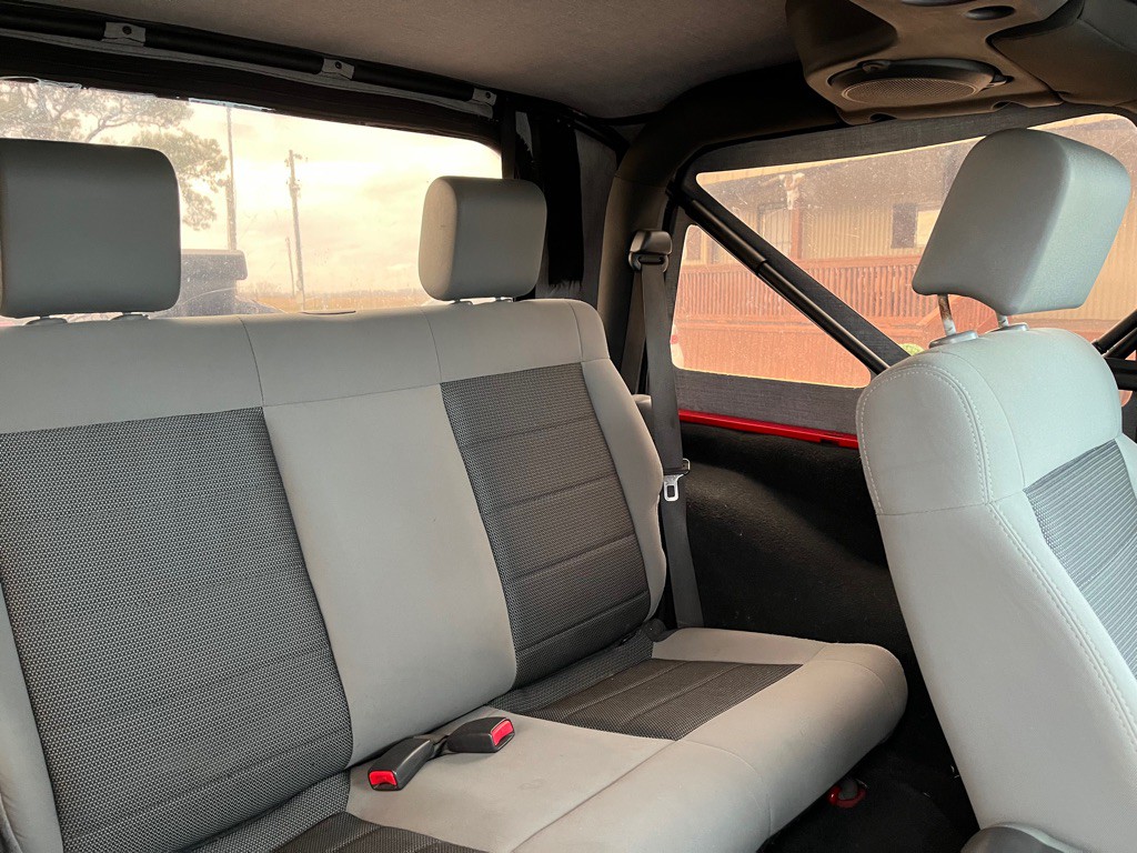 2010 Jeep Wrangler Image 7