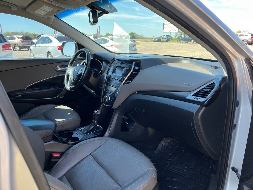 2014 Hyundai Santa Fe Image 9