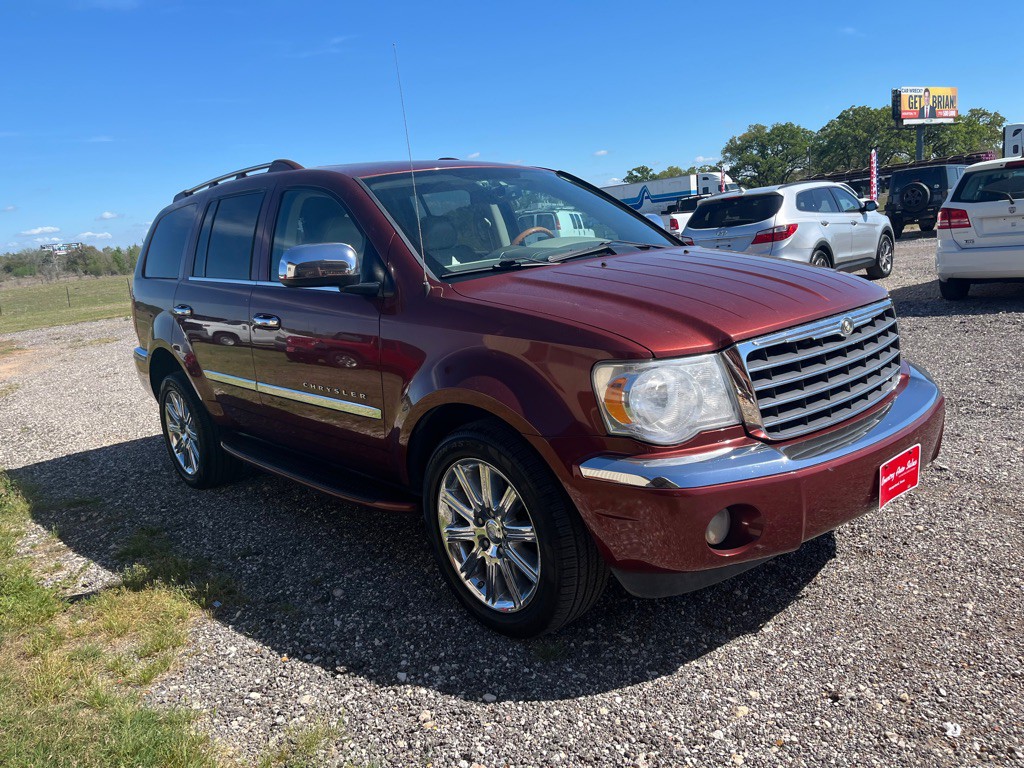 2008 Chrysler Aspen Image 2