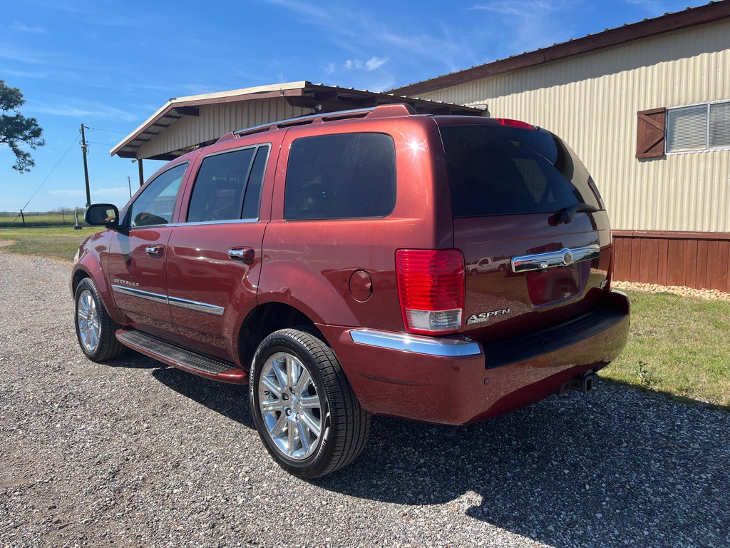 2008 Chrysler Aspen Image 4