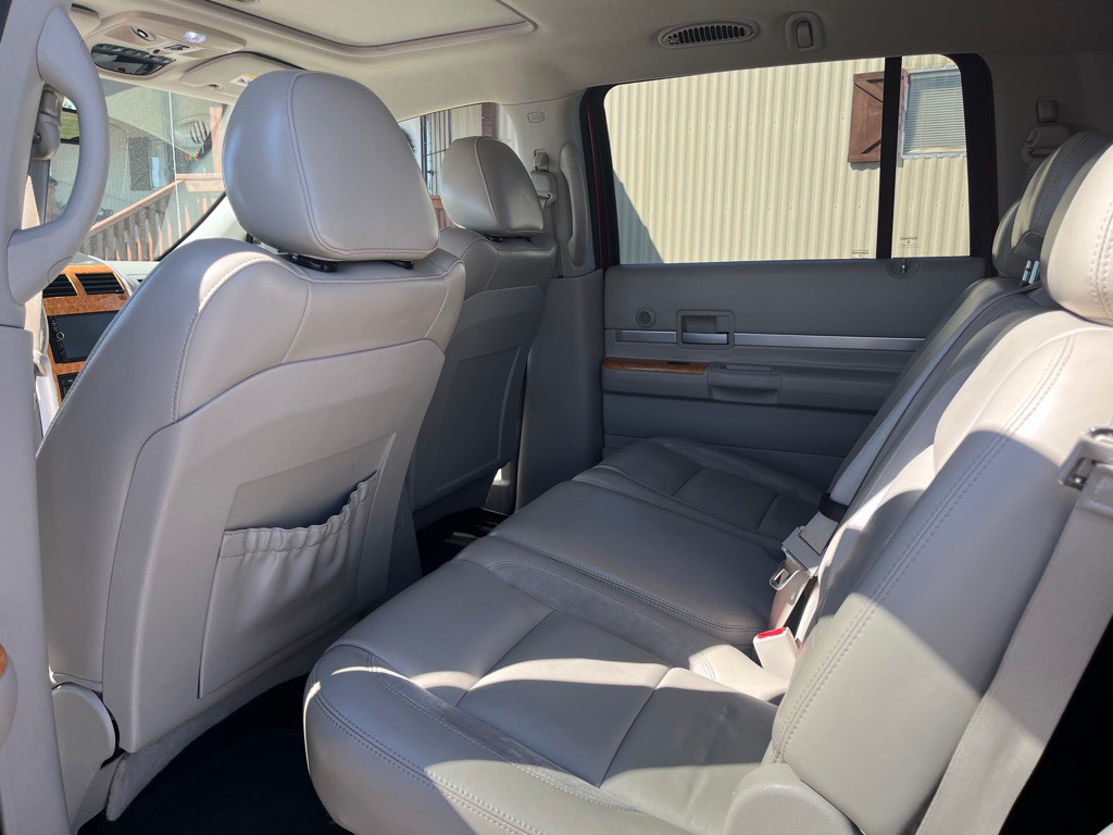2008 Chrysler Aspen Image 6