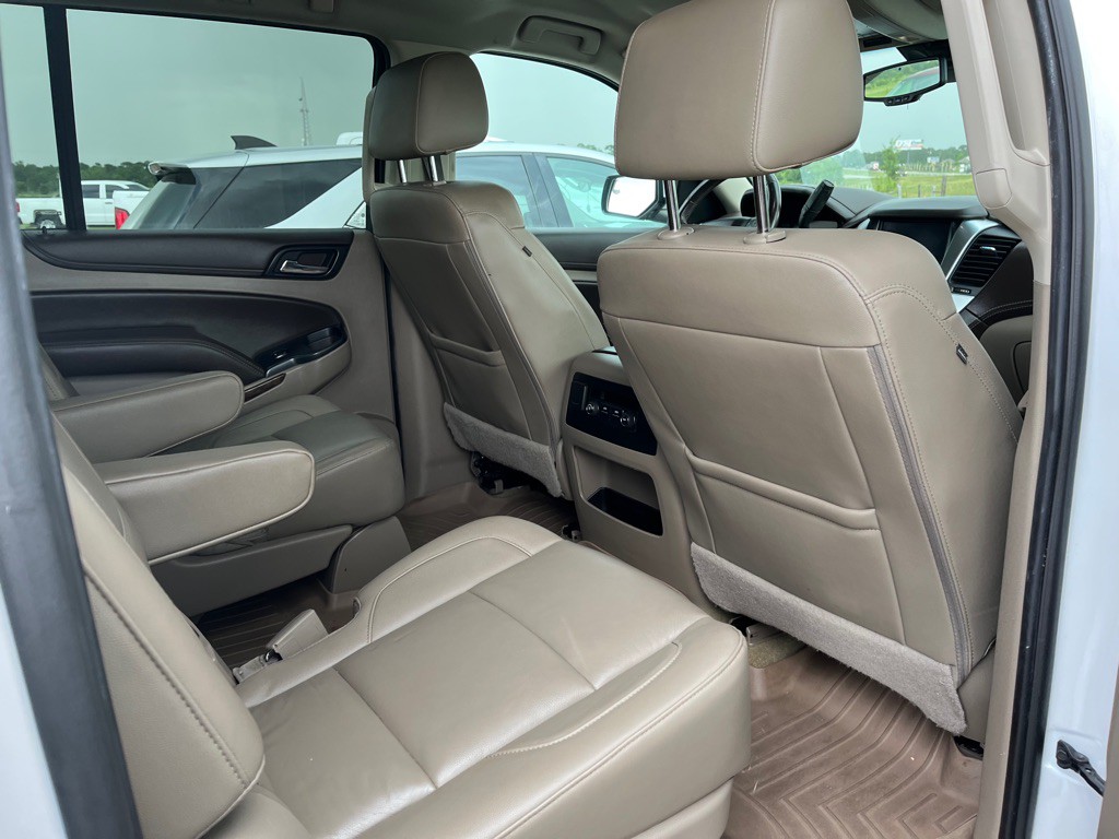 2017 Chevrolet Suburban Image 8