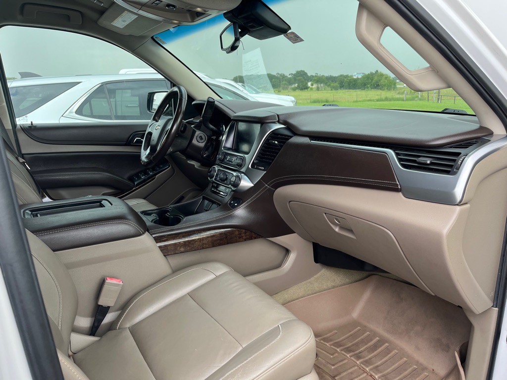 2017 Chevrolet Suburban Image 9