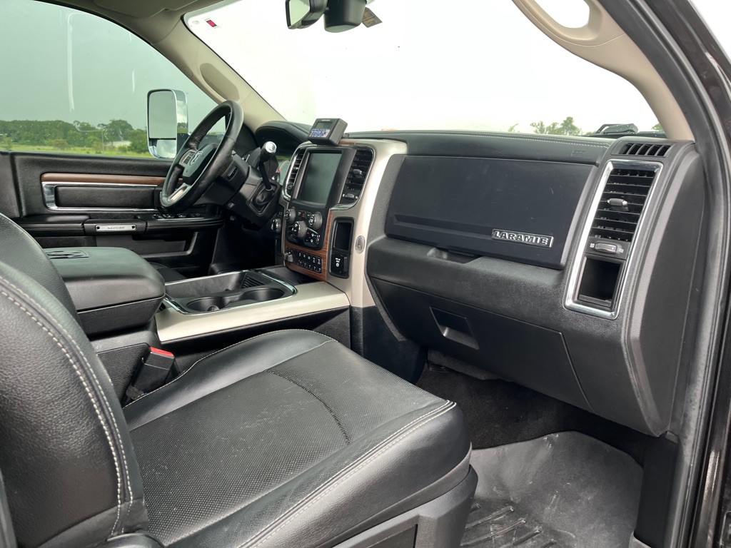 2017 RAM 3500 Image 9
