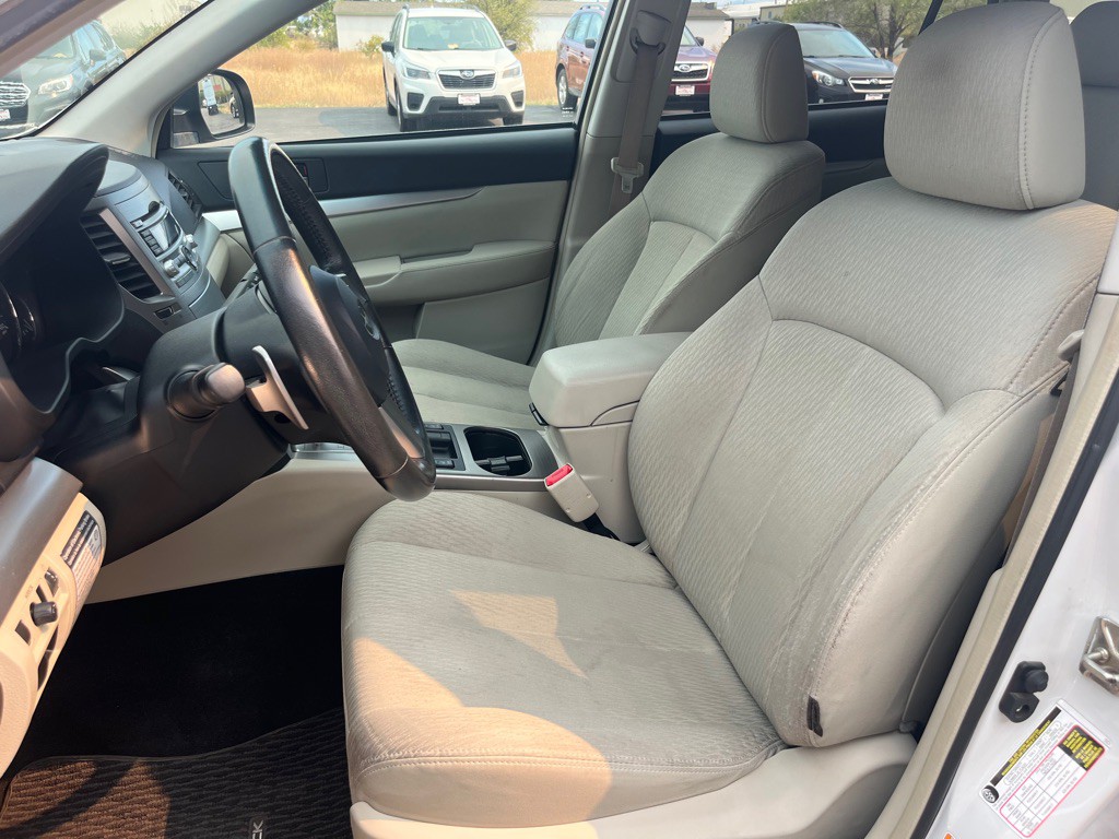 2011 Subaru Outback Image 14