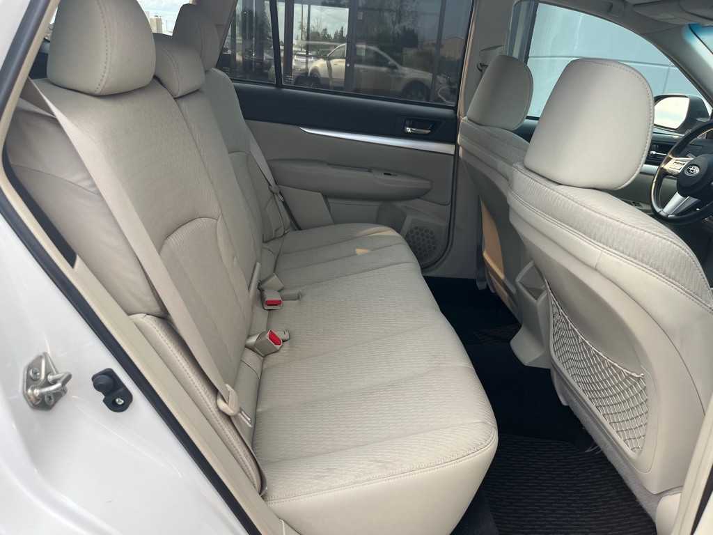 2011 Subaru Outback Image 21