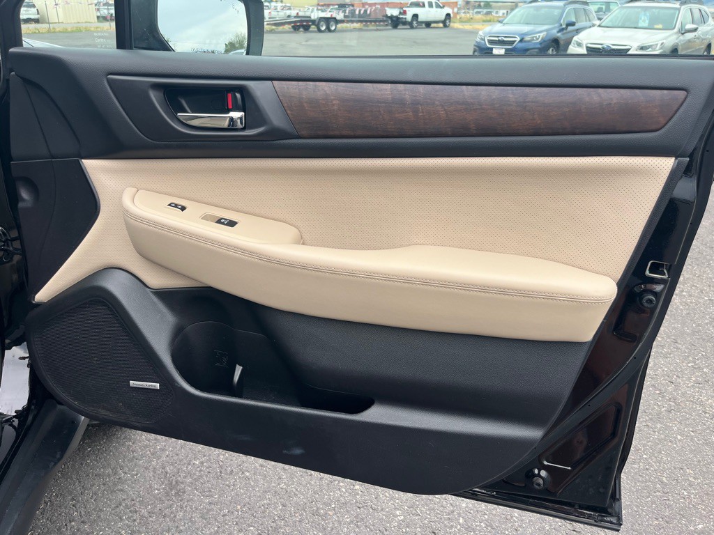 2016 Subaru Outback Image 17