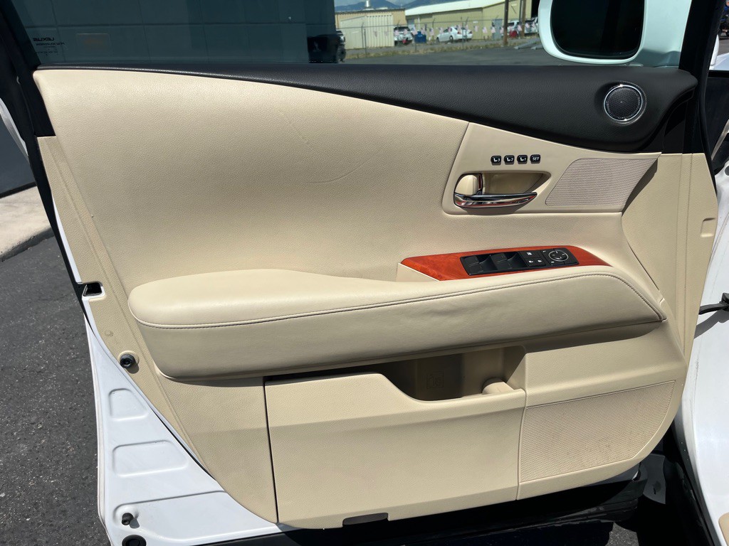 2011 Lexus RX Image 11