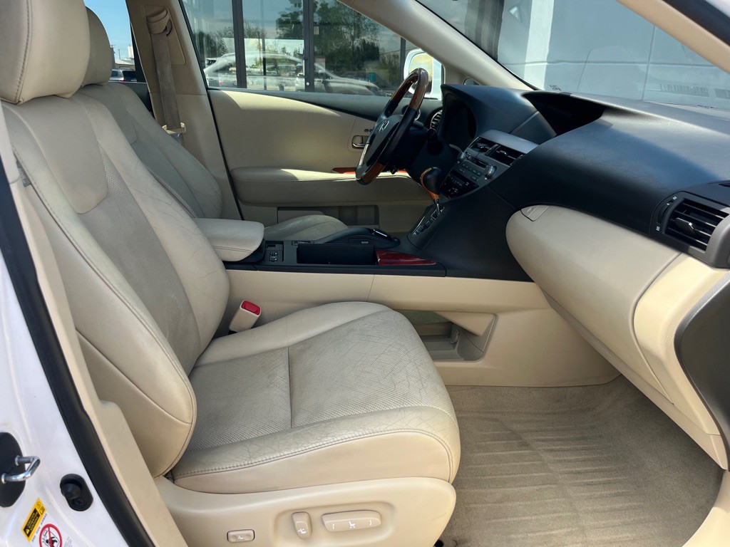 2011 Lexus RX Image 17