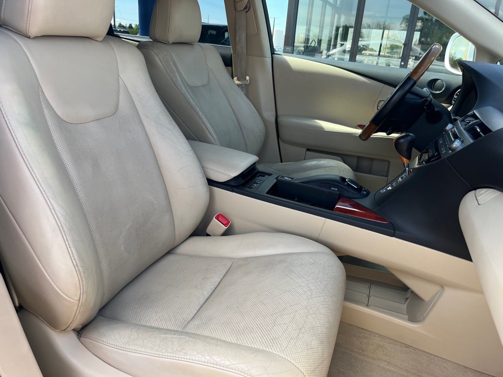 2011 Lexus RX Image 19