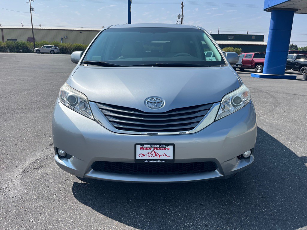 2011 Toyota Sienna Image 6