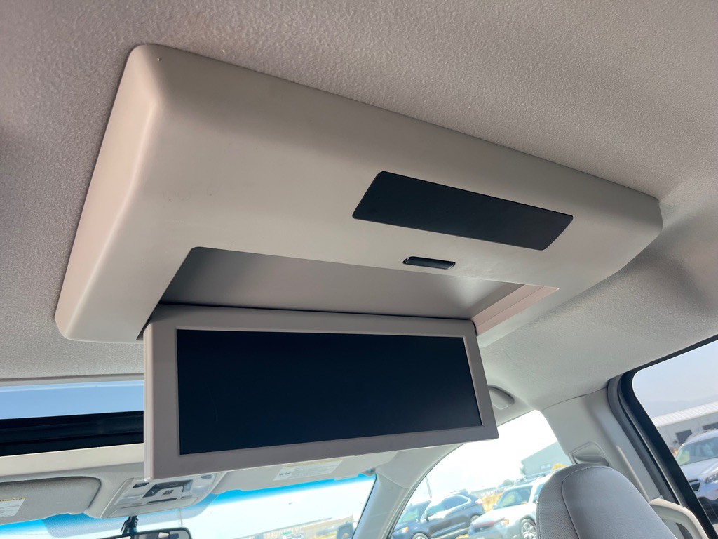2011 Toyota Sienna Image 21